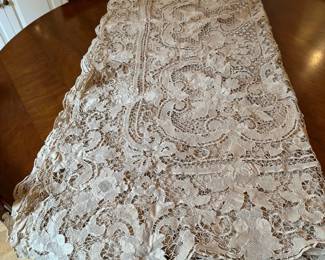 European Lace Table Cloth