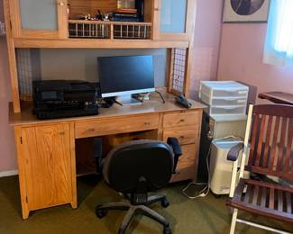 Office furniture and computer