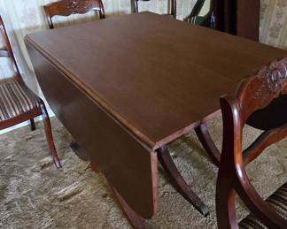 Drop Leaf Mahogany Dining Table with 6 Chairs and 3 Leaves