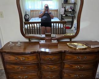 9 Drawer Dresser with Mirror