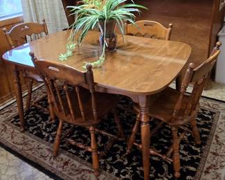 Maple Kitchen Table with 4 Chairs and 2 Leaves