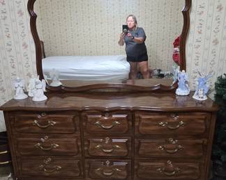 9 Drawer Dresser