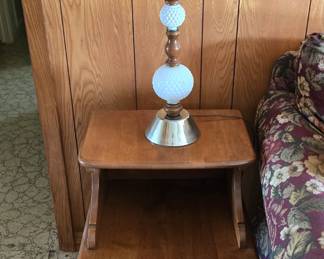 2 End Tables in Maple - Vintage Milk Glass Table Lamp