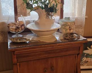 Antique wash stand in the upstairs bathroom.