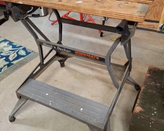 Adjustable fold-up workbench