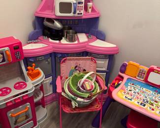 Children’s kitchen play things