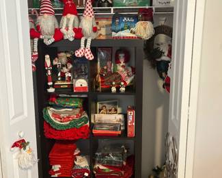 Great deals on Christmas decor !!