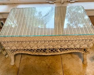 33"L x 19"D x 19H