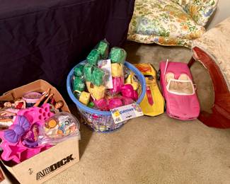 Barbie collection like none other!!!!!!
Approximately: 
611 barbies (329 new in box)
4 barbie horses
550 outfit in baggies( 3 boxes)
66 wardrobe cases
76 outfits (new in box)
11 barbie family houses, camper plane, mountain cabin....
12 box collections Dr loving care, dining room table and chairs, fashion buffet,  dream pool collection, workout center, dinning buffet, surf n shop....
8 barbie cars buggies
150 barbie books
180  furniture
2 Tammy cases with 3 doll and clothes
2 tutti cases 
37 games, sun glasses,  jewelry box, valentines, puzzles, sewing cards rub n play....
And 100s of miscellaneous parts, shoes, hangers, stands, miscellaneous dolls, bags, rocker stuffed animals......