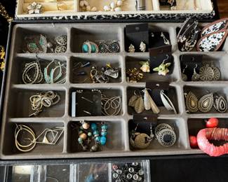 Great selection of costume jewelry!