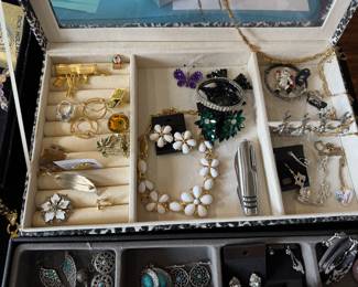 Great selection of costume jewelry!