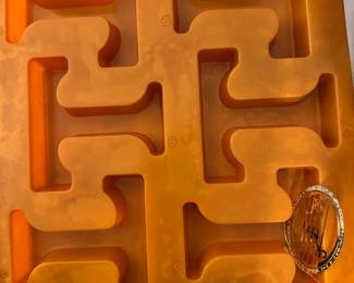 "T" molds