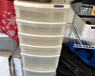 Storage bins