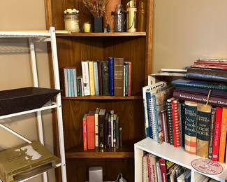 Corner shelf