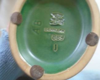 Bottom of pottery