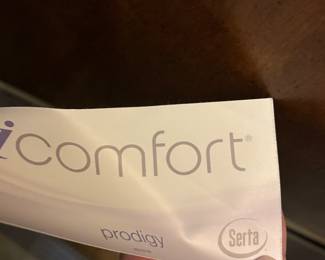 Comfort prodigy Queen size mattress in mint condition 