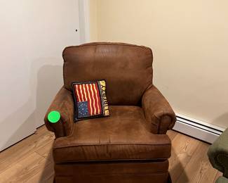 Swivel rocker 