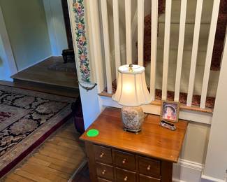 Great little entrance table with 3 drawers , Ethan Allen 