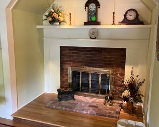 Howard Miller clocks, 