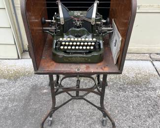 Antique Toledo Metal Furniture Co. traveling clerk’s desk
Toledo Roll-Top Typerwriter Desk
