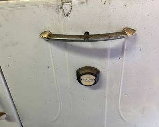 Renown porcelain stove