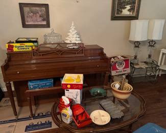 Spinet Piano