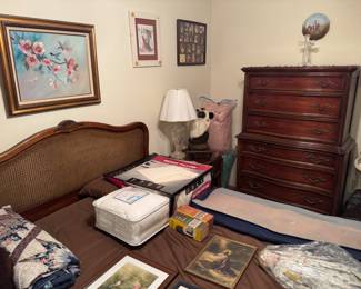 Queen Bed w Cain Headboard 