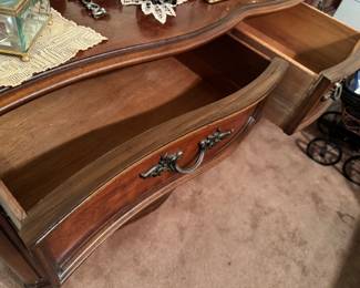 Long Dresser