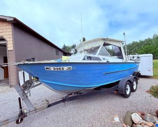 1972 Starcraft Islander 21 Foot, In-Board/Out-Board. Clean Title. Well Maintained. Includes Beaver Trol Hydraulic Trolling Plate, Garmin Electronics, Big Jon Downriggers and Planer Board Masts