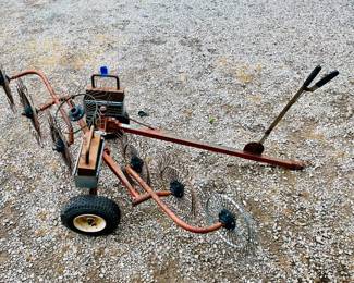 Tow Behind Estate Rake/Hay Rake