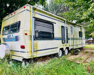 1993 26 Foot Cavalier by Cobra Coach Trailer...Clean Title. Excellent Trailer for Hunting Camp...Needs Work/Cleaning....$500 OBO