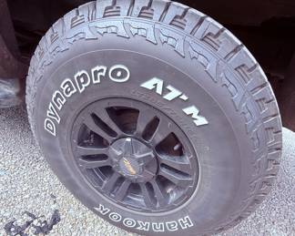 1999 Chevrolet Suburban 1500...190K Miles...Well Maintained....Tires in Great Shape...Henderson Brothers Rustproofing/Undercoated