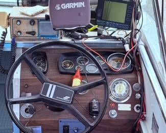 1972 Starcraft Islander 21 Foot, In-Board/Out-Board. Clean Title. Well Maintained. Includes Beaver Trol Hydraulic Trolling Plate, Garmin Electronics, Big Jon Downriggers and Planer Board Masts