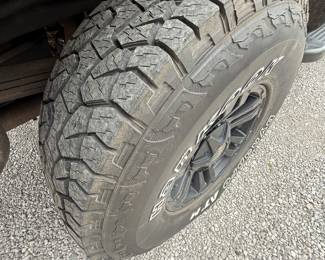 1999 Chevrolet Suburban 1500...190K Miles...Well Maintained....Tires in Great Shape...Henderson Brothers Rustproofing/Undercoated