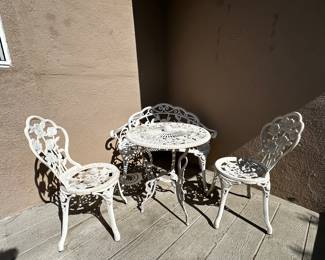 Vintage iron patio set $140