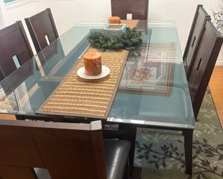 Dining room table $150