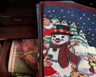 All small Christmas items $1 to $5