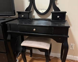 Make up vanity $30