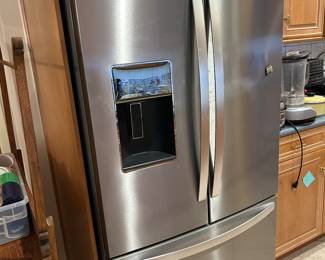 Whirlpool refrigator