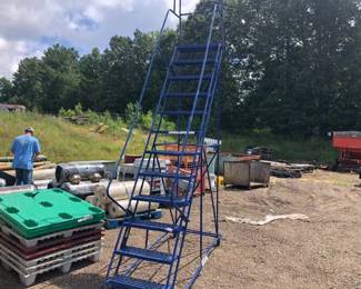 METAL ROLLING LADDER