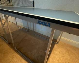 SMALL PING PONG TABLE ALSO MINT