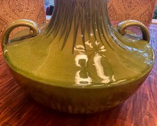 LARGE POTTERY DECOR