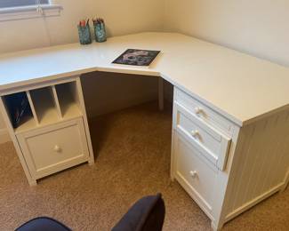 POTTERY BARN FOR SURE  -= HAVE 2 EXACT SAME DESKS SET UPS 