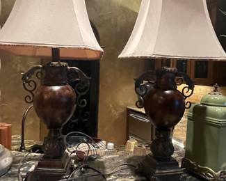 PAIR OF LAMPS