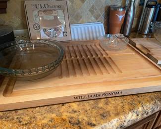  AWESOME HUGE WILLIAMS SONOMA CUTTING BOARD -  -PYREX BAKING DISHES 