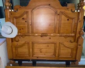 That cool queen bed!