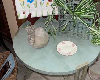 Here's that table again...forgot to mention about the cute tray on top, the cement bird, and the small cage with greenery.  A little bit of every thing for every one.