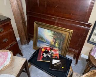 More vintage-eeeee items in the middle bedroom.