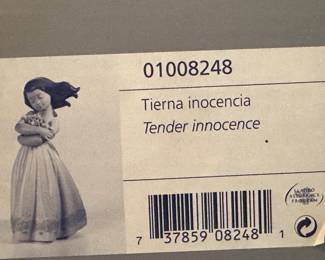 LLADRO Tender Innocence