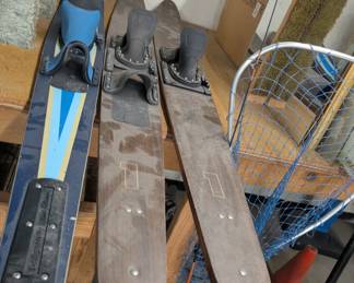 water skis